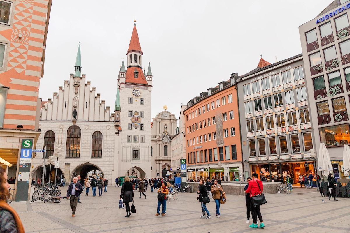 https://media-cdn.tripadvisor.com/media/attractions-content--1x-1/0b/a8/69/fc.jpg