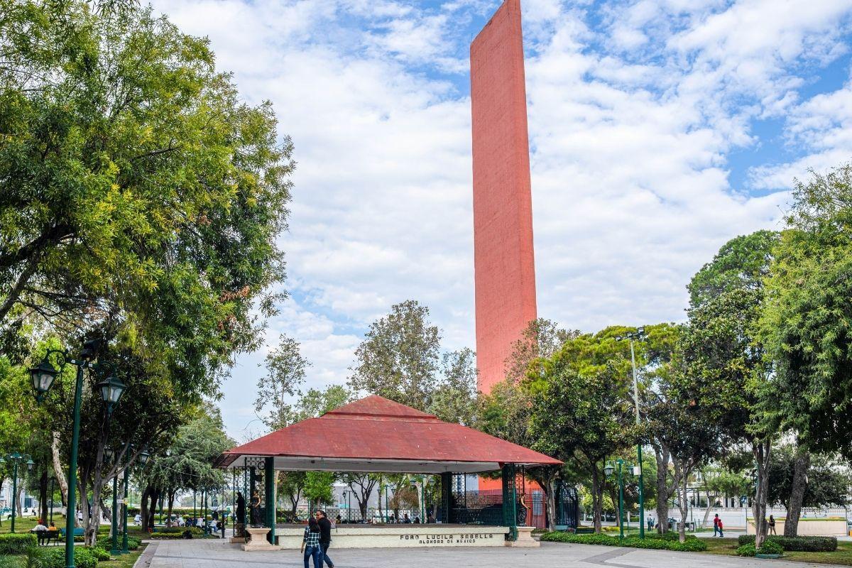 https://media-cdn.tripadvisor.com/media/attractions-content--1x-1/0b/fa/47/80.jpg