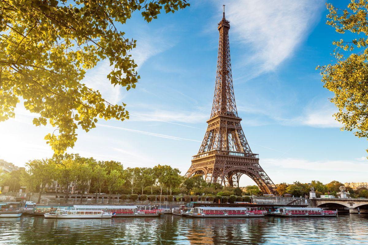 https://media-cdn.tripadvisor.com/media/attractions-content--1x-1/12/2e/16/f7.jpg