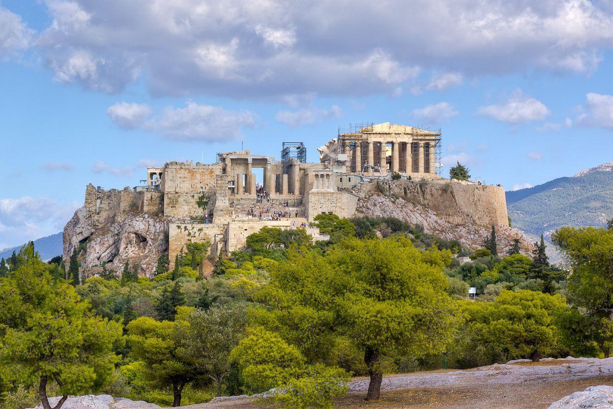 https://media-cdn.tripadvisor.com/media/attractions-content--1x-1/12/32/ae/bd.jpg