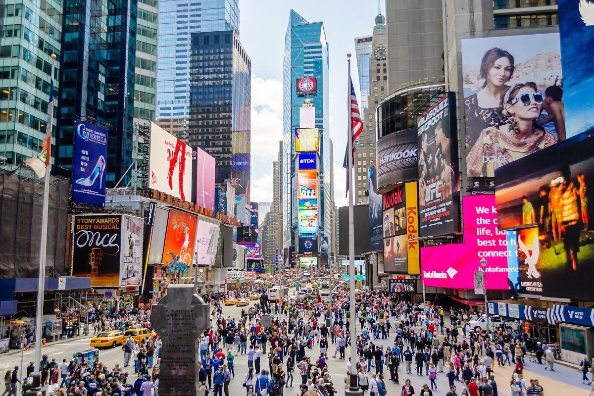 https://media-cdn.tripadvisor.com/media/attractions-content--1x-1/12/3f/38/8e.jpg