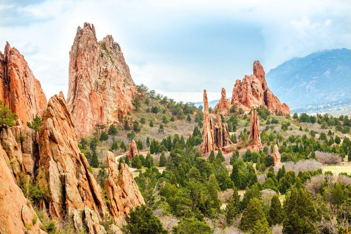 https://media-cdn.tripadvisor.com/media/attractions-content--1x-1/12/3f/38/cb.jpg