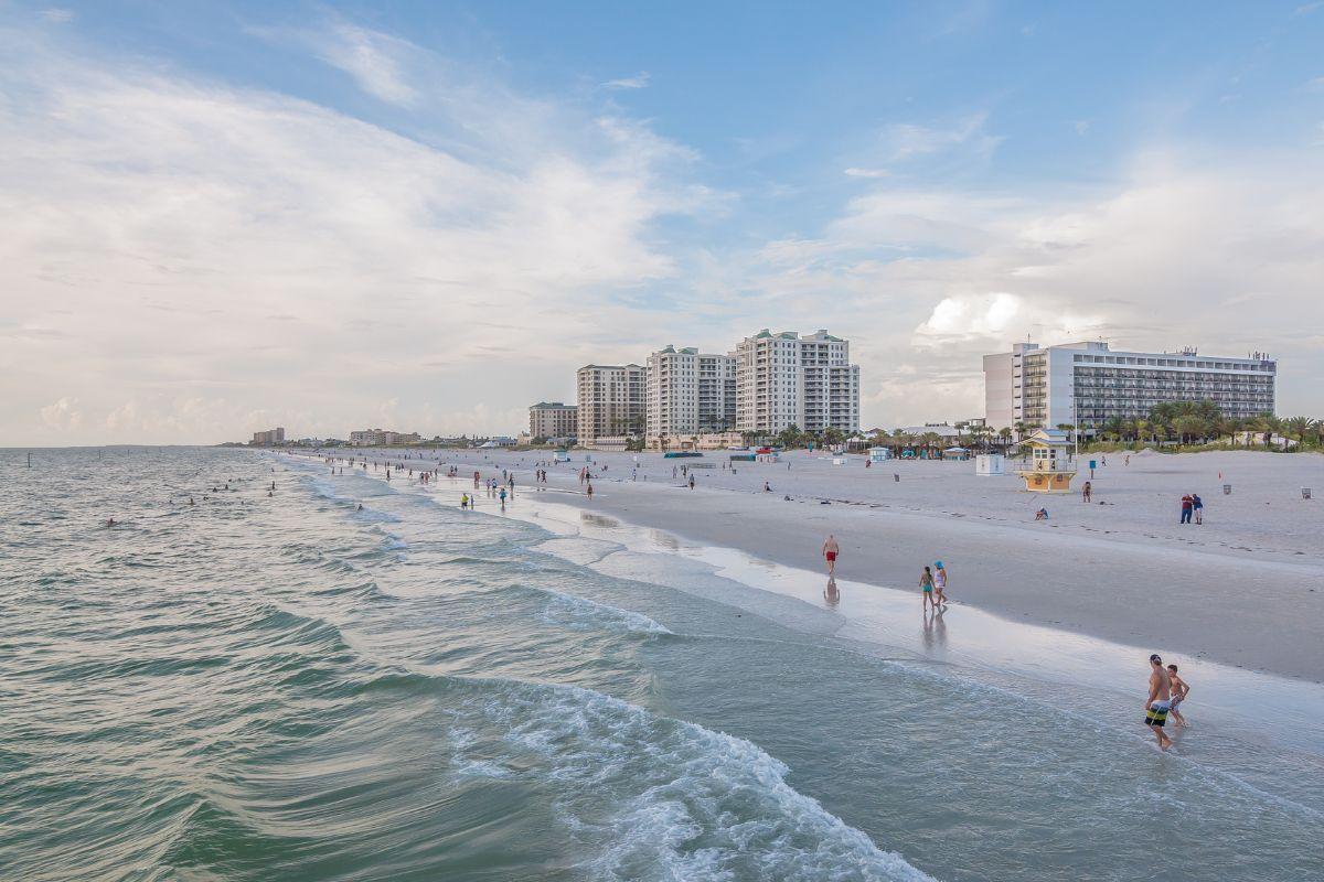 https://media-cdn.tripadvisor.com/media/attractions-content--1x-1/12/3f/3c/76.jpg