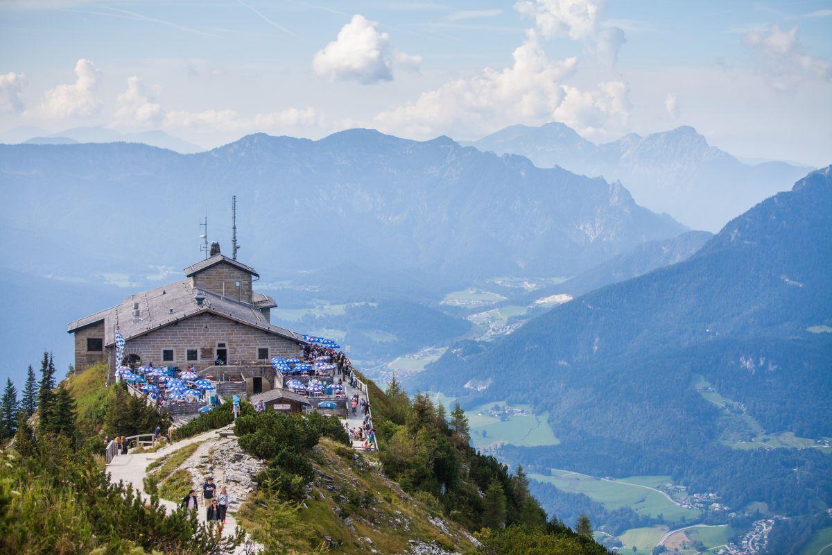 https://media-cdn.tripadvisor.com/media/attractions-content--1x-1/12/3f/41/39.jpg