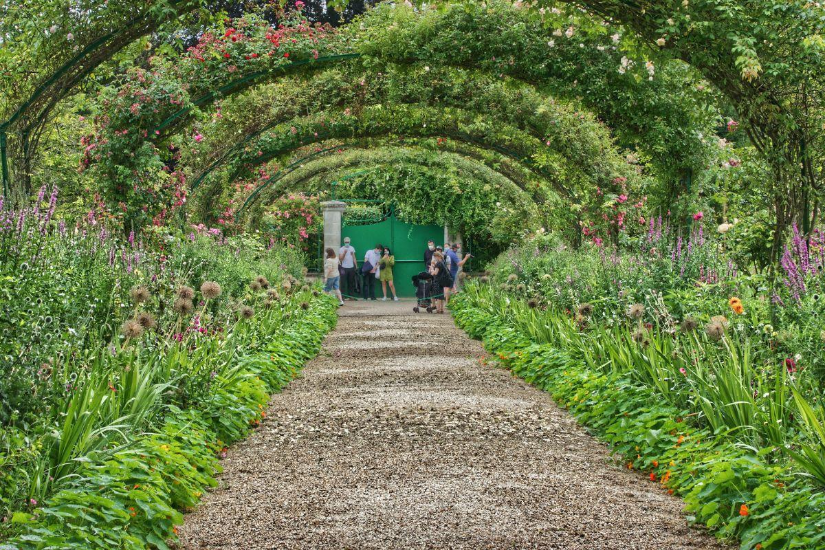 https://media-cdn.tripadvisor.com/media/attractions-content--1x-1/12/3f/b6/99.jpg