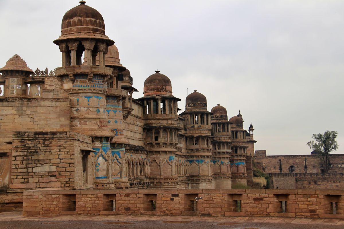 https://media-cdn.tripadvisor.com/media/attractions-content--1x-1/12/e8/ec/13.jpg