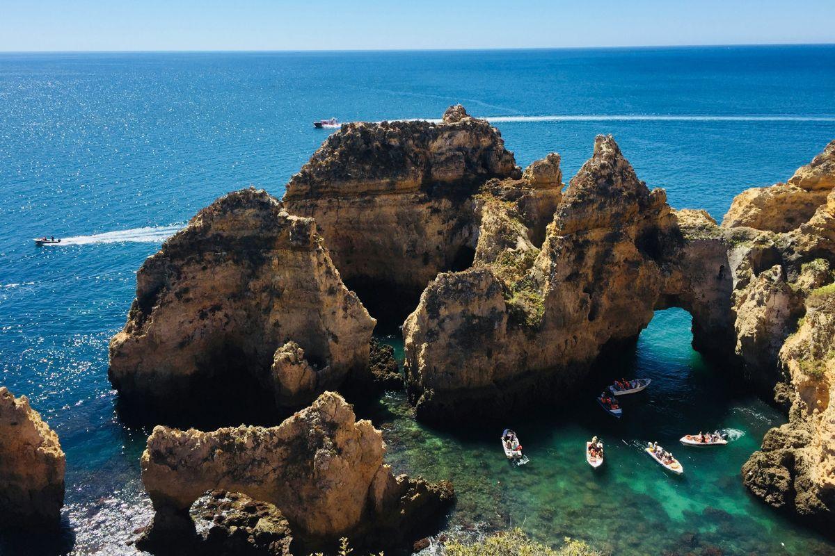 https://media-cdn.tripadvisor.com/media/attractions-content--1x-1/12/e9/25/1f.jpg