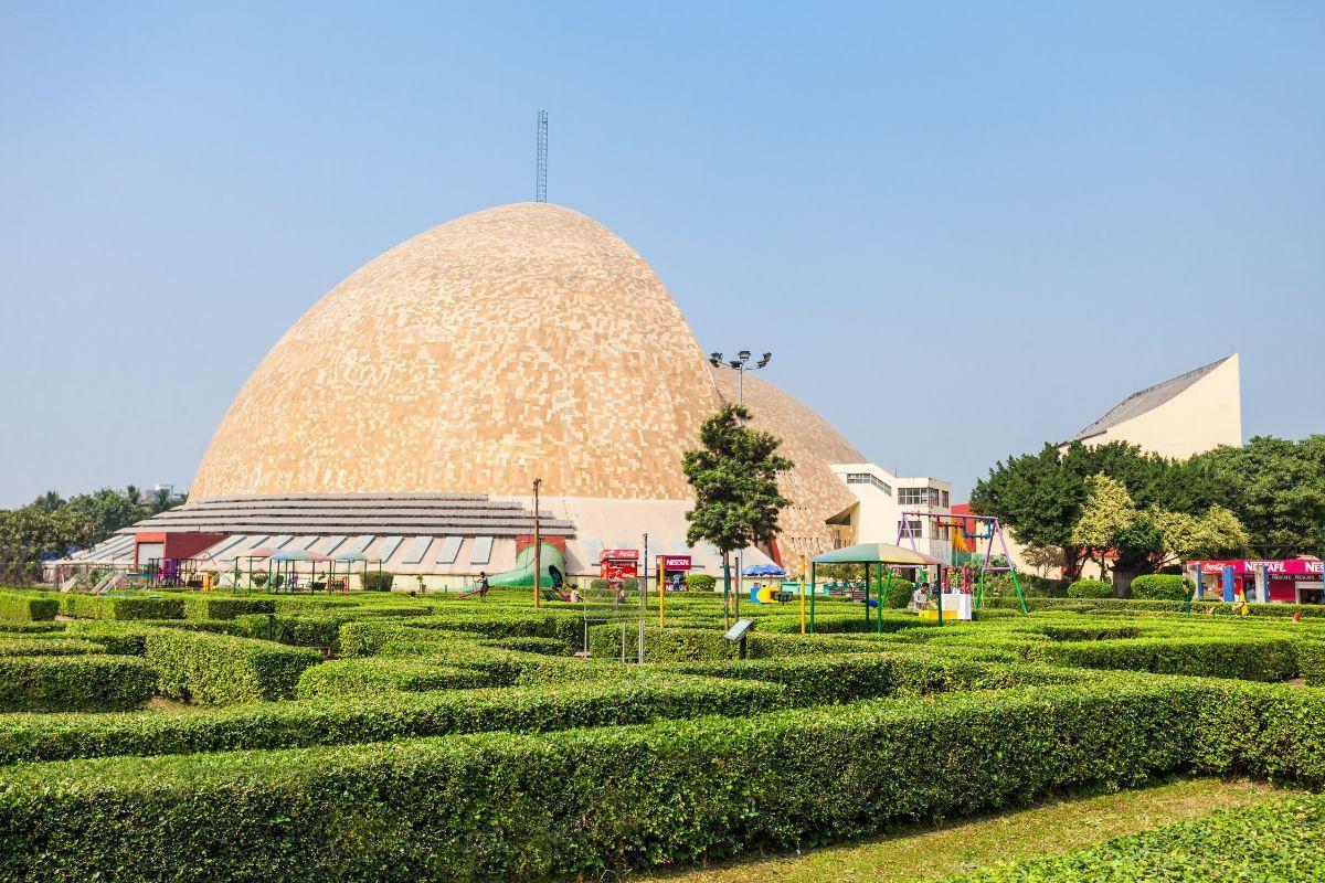 https://media-cdn.tripadvisor.com/media/attractions-content--1x-1/13/63/93/23.jpg