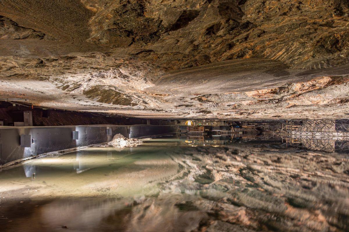 https://media-cdn.tripadvisor.com/media/attractions-content--1x-1/13/92/3c/23.jpg