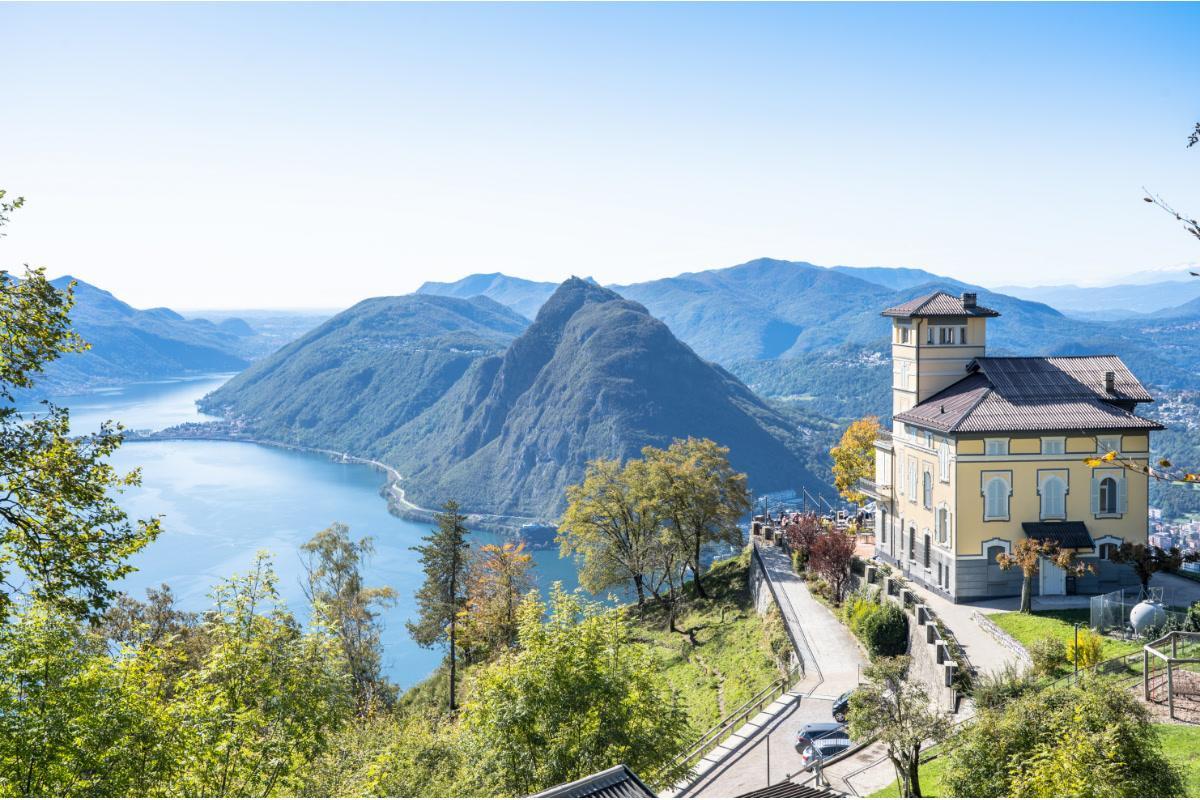 https://media-cdn.tripadvisor.com/media/attractions-content--1x-1/13/d8/f1/64.jpg
