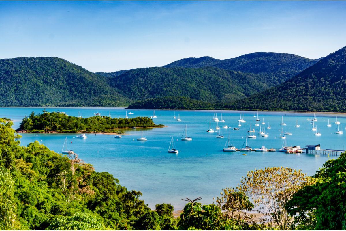 https://media-cdn.tripadvisor.com/media/attractions-content--1x-1/13/e2/b0/d8.jpg