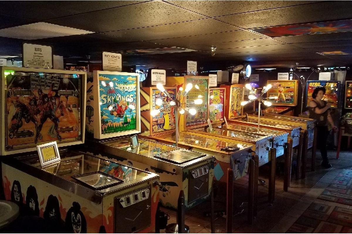 https://media-cdn.tripadvisor.com/media/attractions-content--1x-1/13/e2/ea/66.jpg