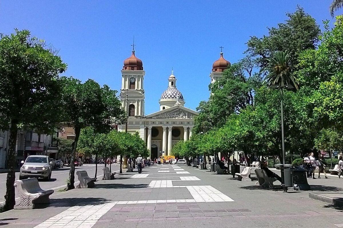 https://media-cdn.tripadvisor.com/media/attractions-content--1x-1/14/43/3b/04.jpg