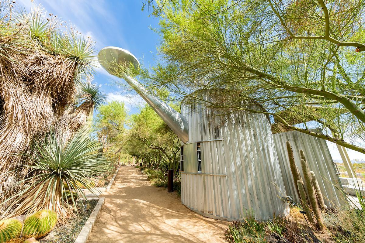 https://media-cdn.tripadvisor.com/media/attractions-content--1x-1/14/9b/75/7f.jpg