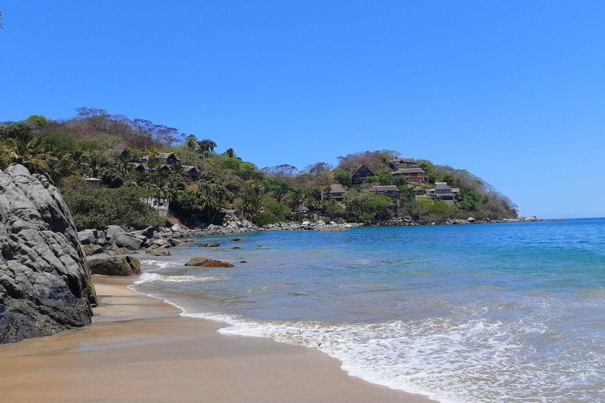 https://media-cdn.tripadvisor.com/media/attractions-content--1x-1/14/be/45/e6.jpg