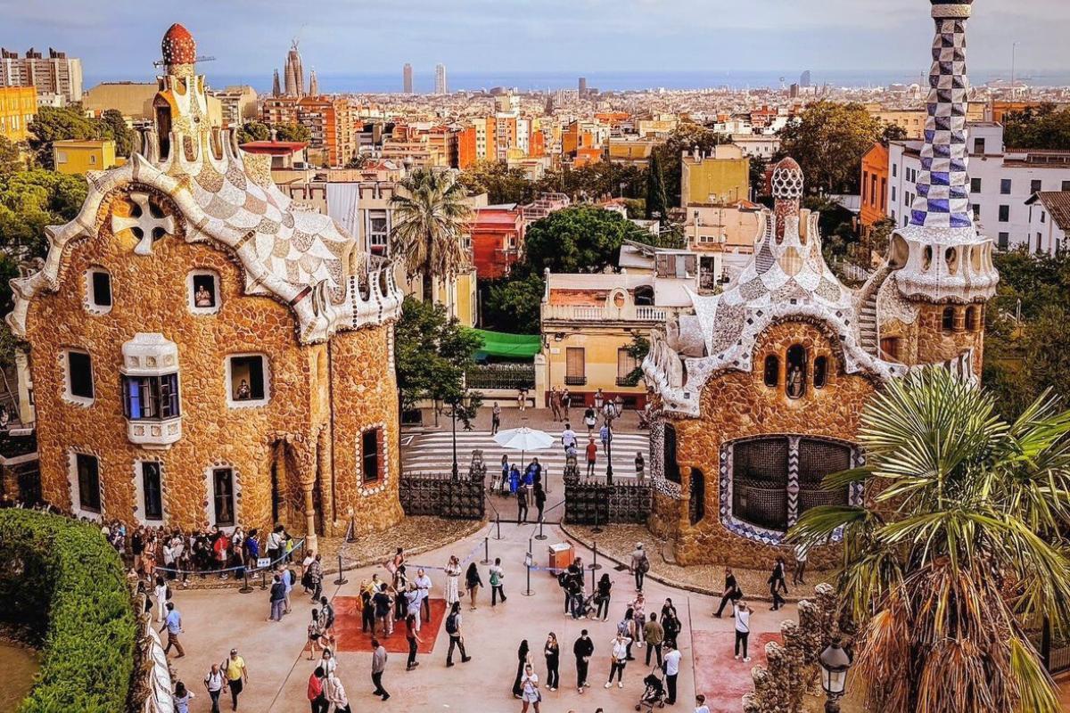 https://media-cdn.tripadvisor.com/media/attractions-content--1x-1/15/0e/3f/ea.jpg