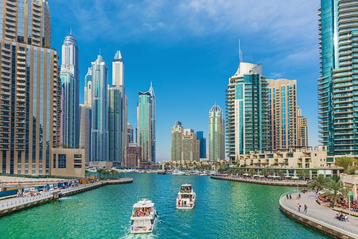 https://media-cdn.tripadvisor.com/media/attractions-content--1x-1/15/10/3d/52.jpg
