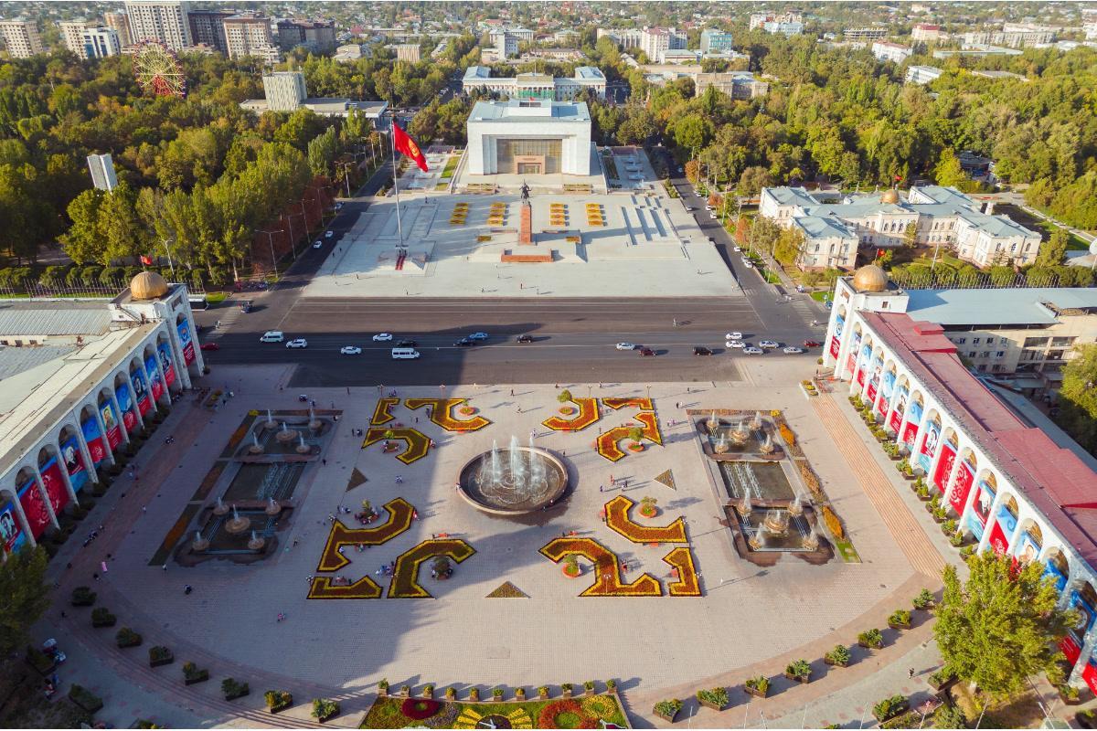 https://media-cdn.tripadvisor.com/media/attractions-content--1x-1/15/4f/76/58.jpg