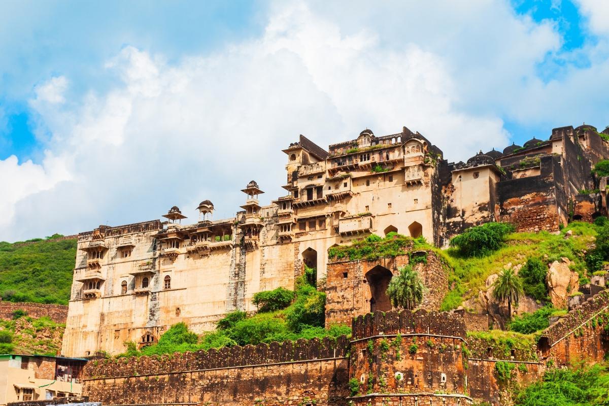 https://media-cdn.tripadvisor.com/media/attractions-content--1x-1/15/4f/82/80.jpg