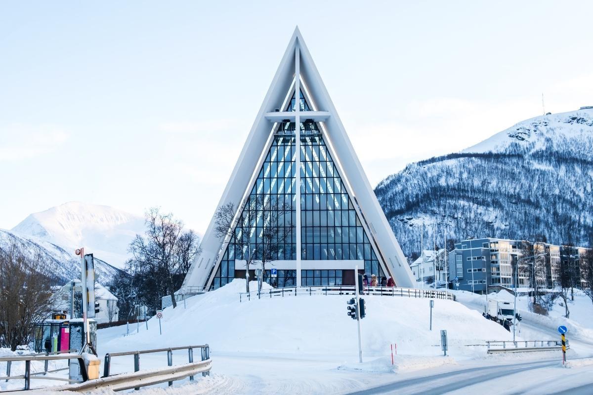 https://media-cdn.tripadvisor.com/media/attractions-content--1x-1/15/71/96/d6.jpg