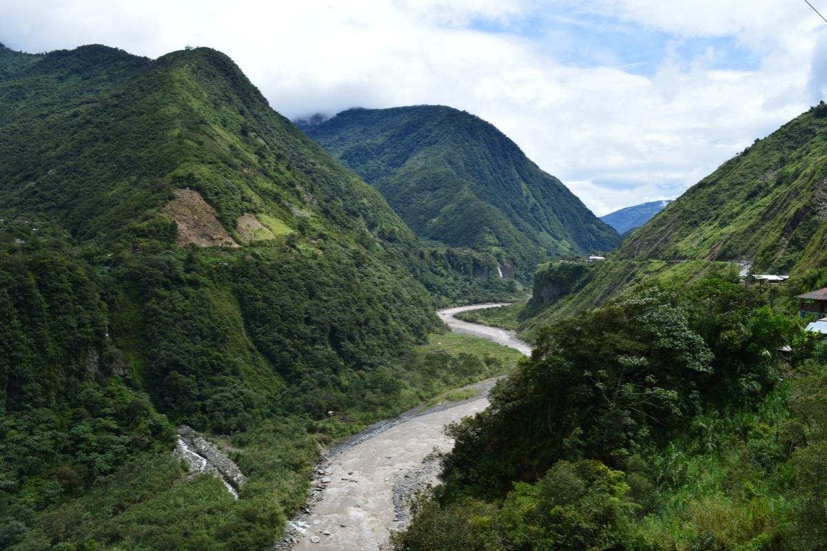 https://media-cdn.tripadvisor.com/media/attractions-content--1x-1/15/72/3e/0d.jpg