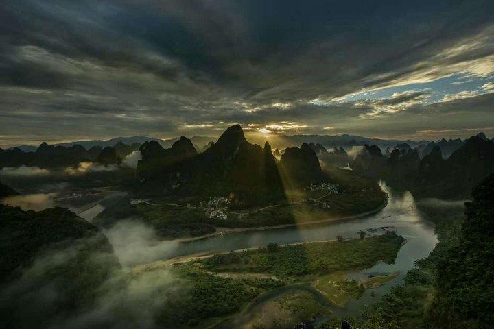 Full/Half-Day Yangshuo Xianggong Mountain Sunrise Private Tour
