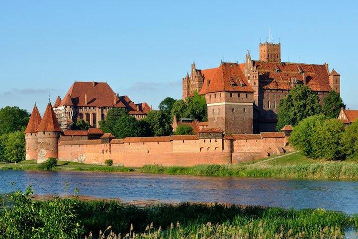 Gdansk and Malbork Castle Small Group Tour from Warsaw with Lunch