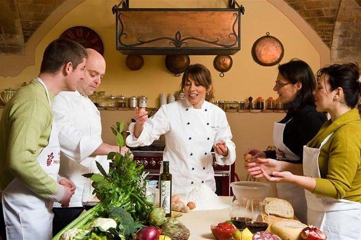 Private Cooking Class in Taormina: Pasta from Scratch and Cannoli