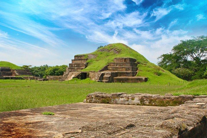 Best Full Day Combo Tour: Volcanoes, Lake and Mayan Sites