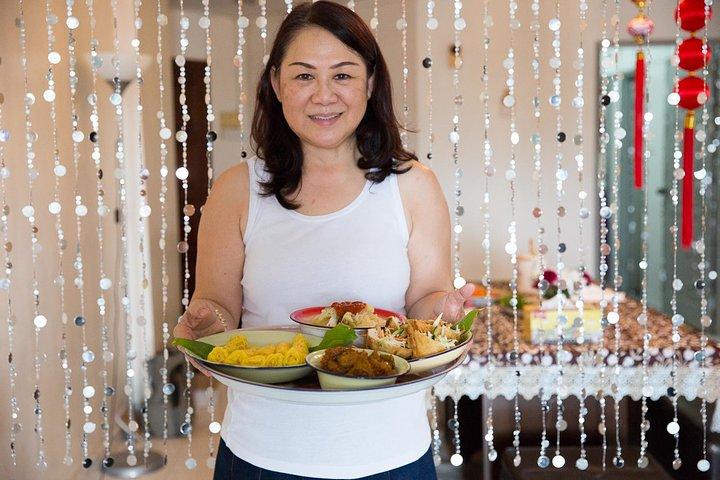 Private Traditional Peranakan & Malay Cooking Class in Melaka