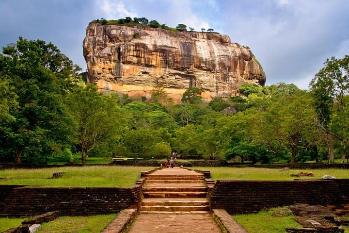 Sigiriya city tour from Negombo & Colombo with traditional Lunch.