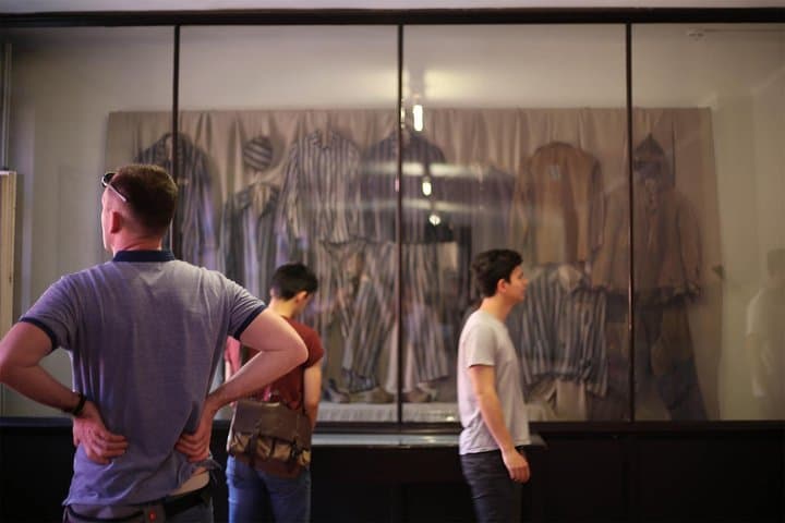 Auschwitz Birkenau: Live-Guided Tour with Transportation and Hotel Pickup
