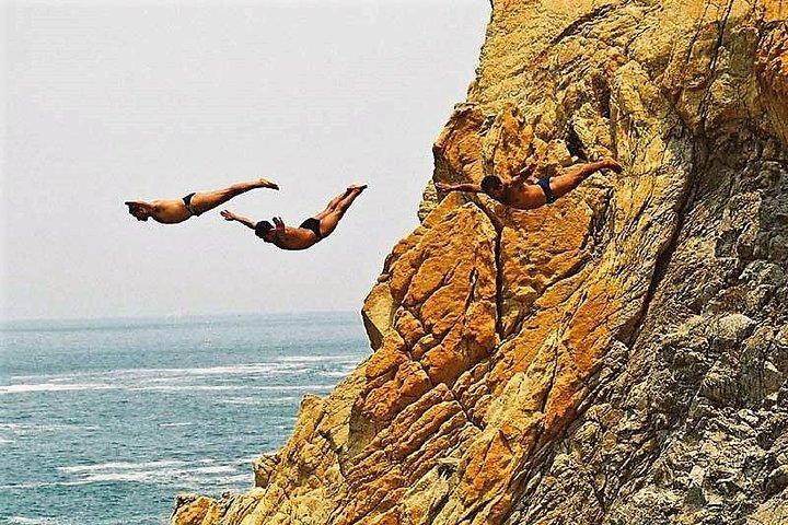 4hr Fun Guide Tour For Cruisers or Hotels Guests with Divers Show