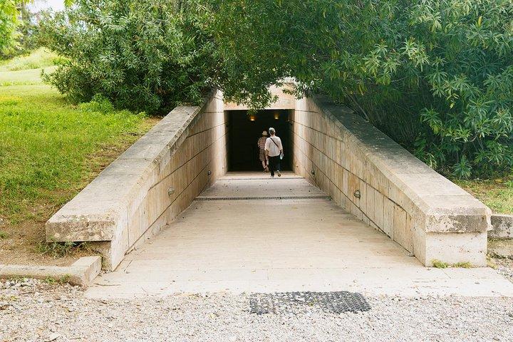 Discover Vergina and Pella: Day Trip to Macedonian Kingdom