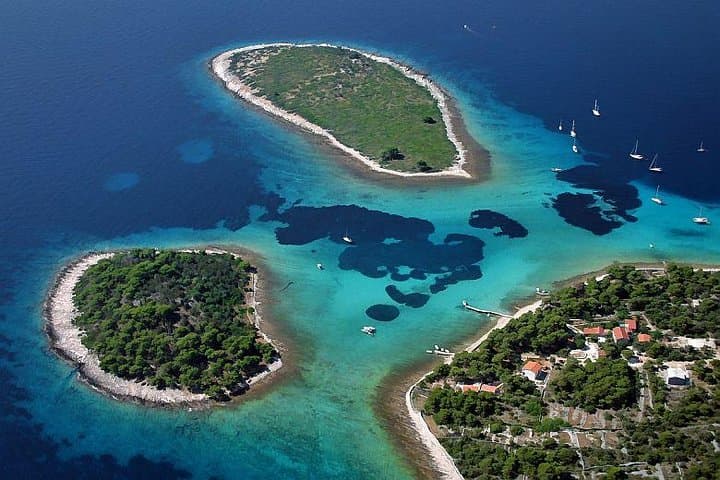 Blue Lagoon and Trogir town - half day speed boat tour