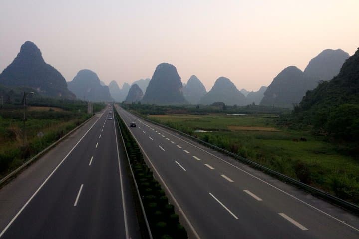 Nanning Wuxu International Airport to Daxin Mingshi Hotel