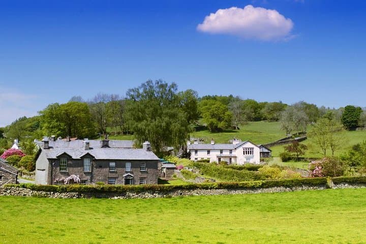 Beatrix Potter's Tour from Oxenholme Including Lake Cruise