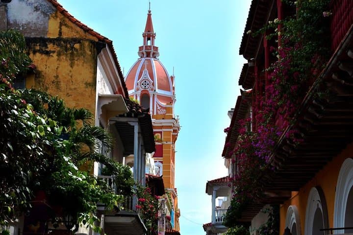 Santa Marta ↔ Cartagena Transfer with Barranquilla City Tour