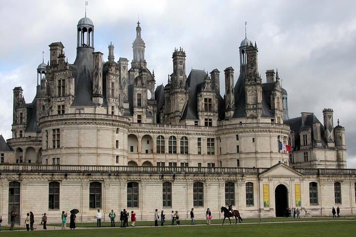 Loire Valley Castles VIP Private Tour: Chambord, Chenonceaux, Amboise