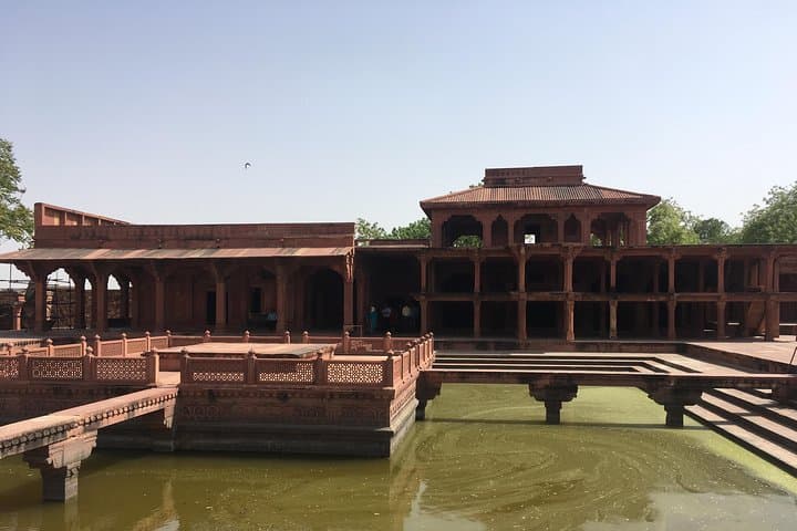 Agra To Jaipur Private Transfer with Fatehpur Sikri Stop