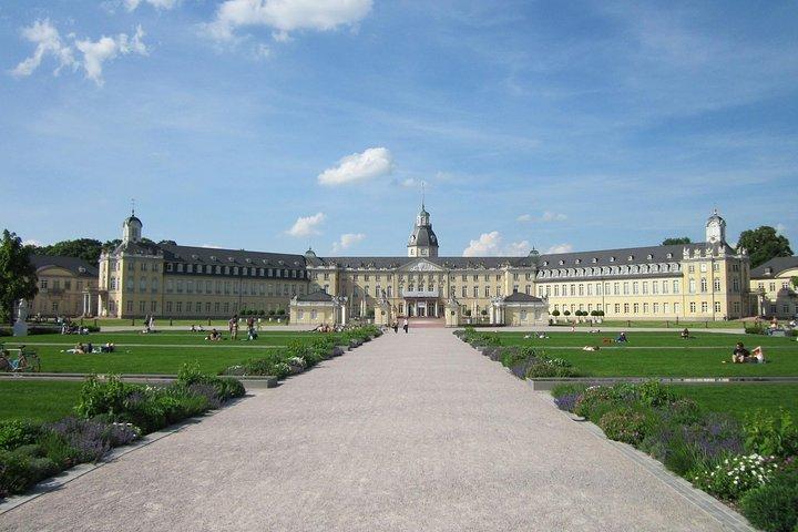 Karlsruhe Highlights: Palace, Squares & Cultural Landmarks