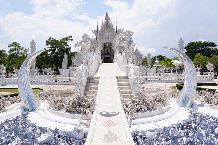 Chiang Rai White and Black and Blue Temple