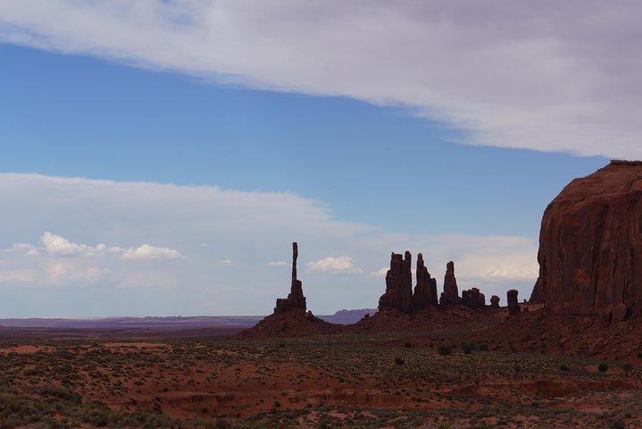 MOST POPULAR!! 2.5hrs ScenicTour: Arches, Ruins & Navajo Culture