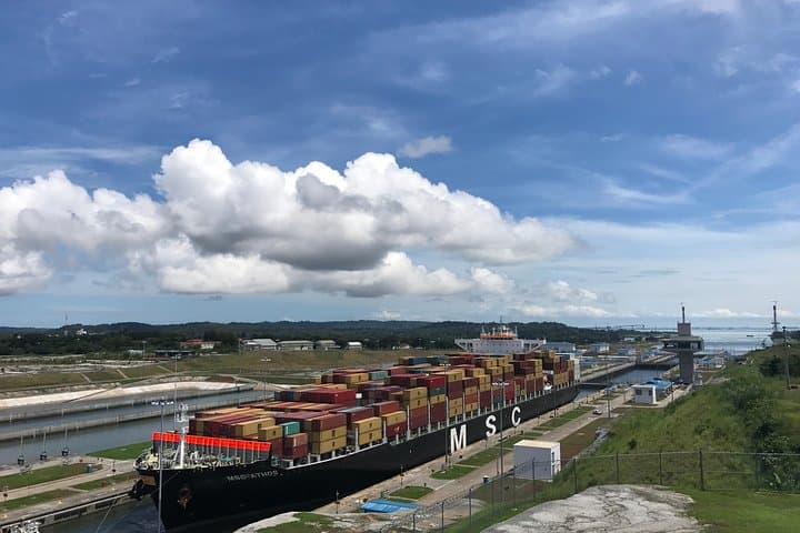 Excursion of the Panama Canal Miraflores Lock, Aguas Claras