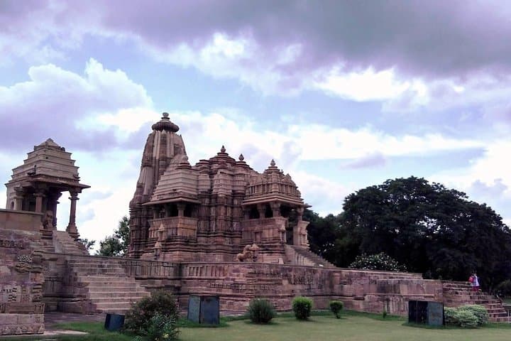 Khajuraho: Customized Private Temple Tour with Hotel Pickup