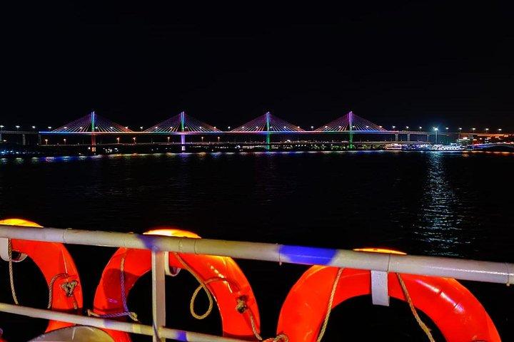 Paradise Dinner Cruise