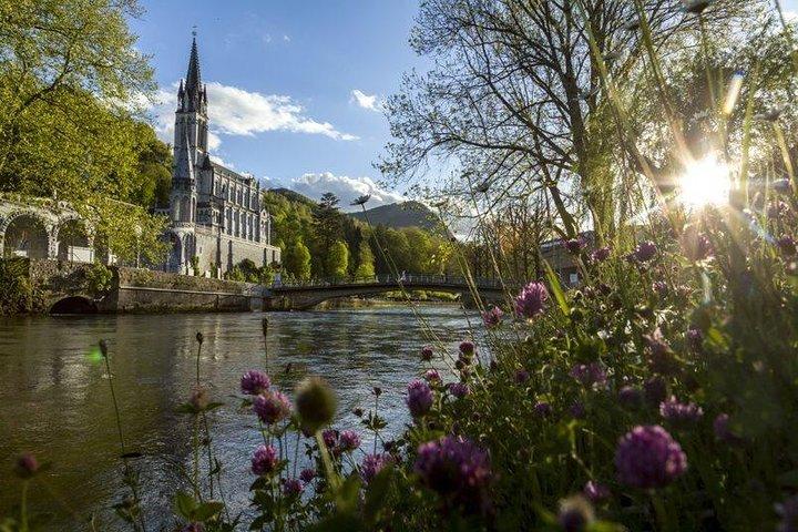 Visit to Lourdes Sanctuary from San Sebastian/Biarritz/Bayonne
