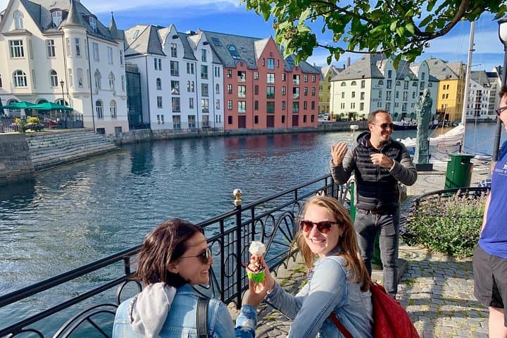 Amazing city walk in Ålesund