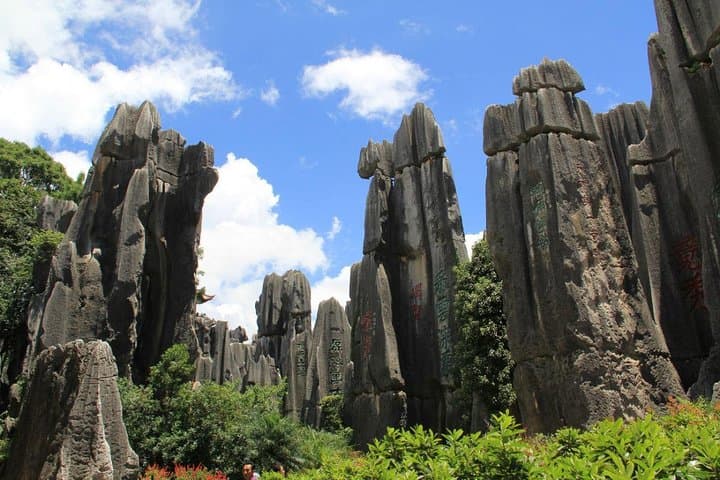 1-Day Private Tour:Stone Forest and Western Hill(Dragon Gate) from Kunming