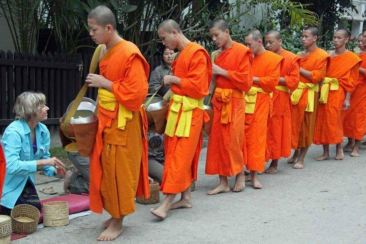 Monks Morning Almsgiving Tour – Traditional Food Offering